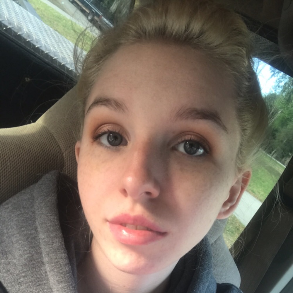 Meet your Posher, Elana